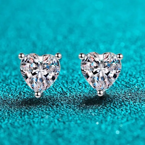 🤍White gold plated heart earrings - Picture 4 of 4